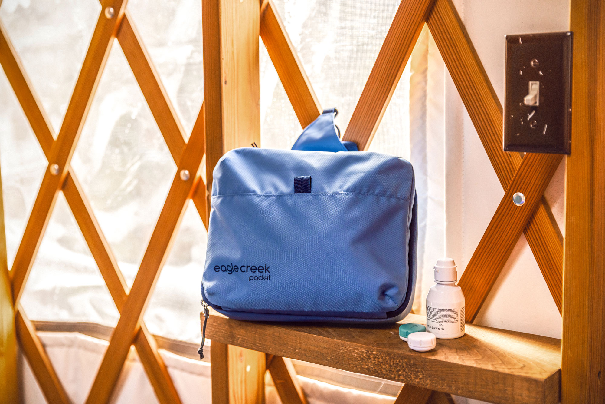 Pack-it Reveal Tri-fold Toiletry Kit