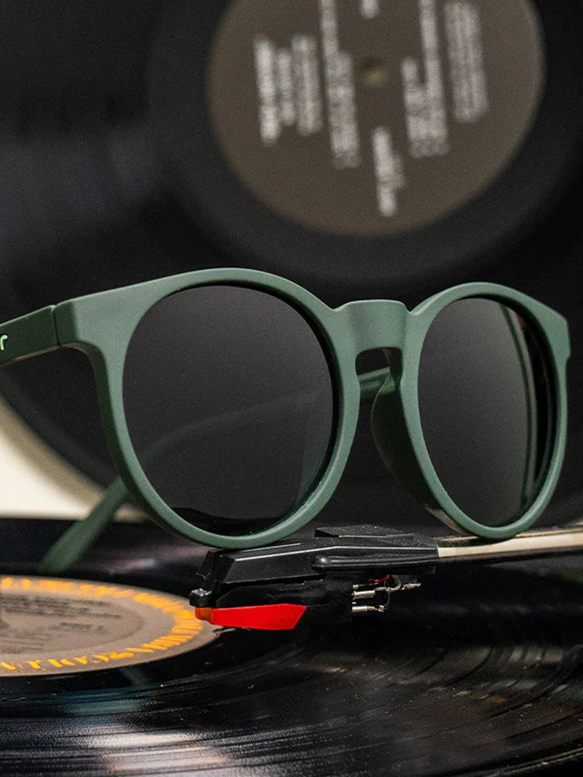 The Circle G - I Have These On Vinyl Too solbriller